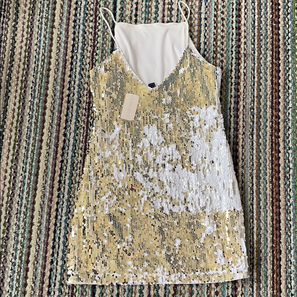 Dress - Picture 3 of 3